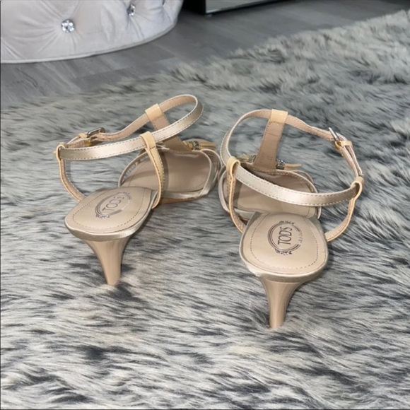 Tod’s Nude Heels - Picture 3 of 4